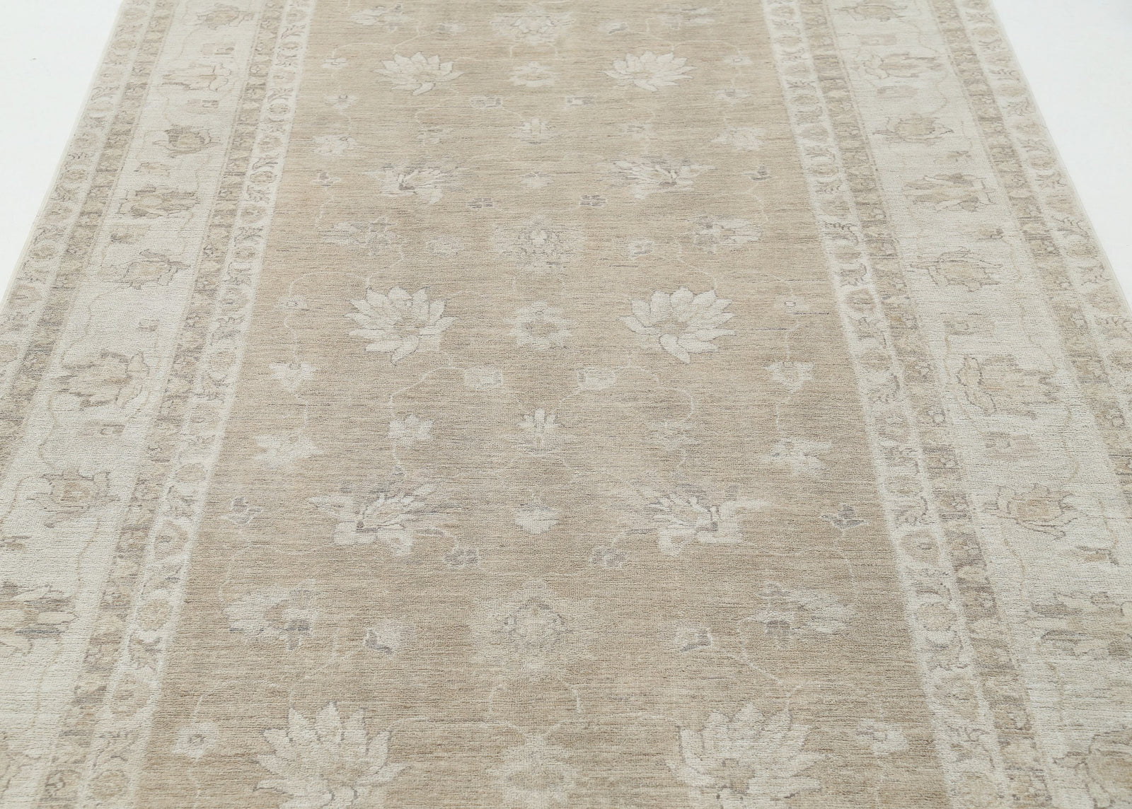 Hand Knotted Fine Serenity Wool Rug - 4'11'' x 12'2''