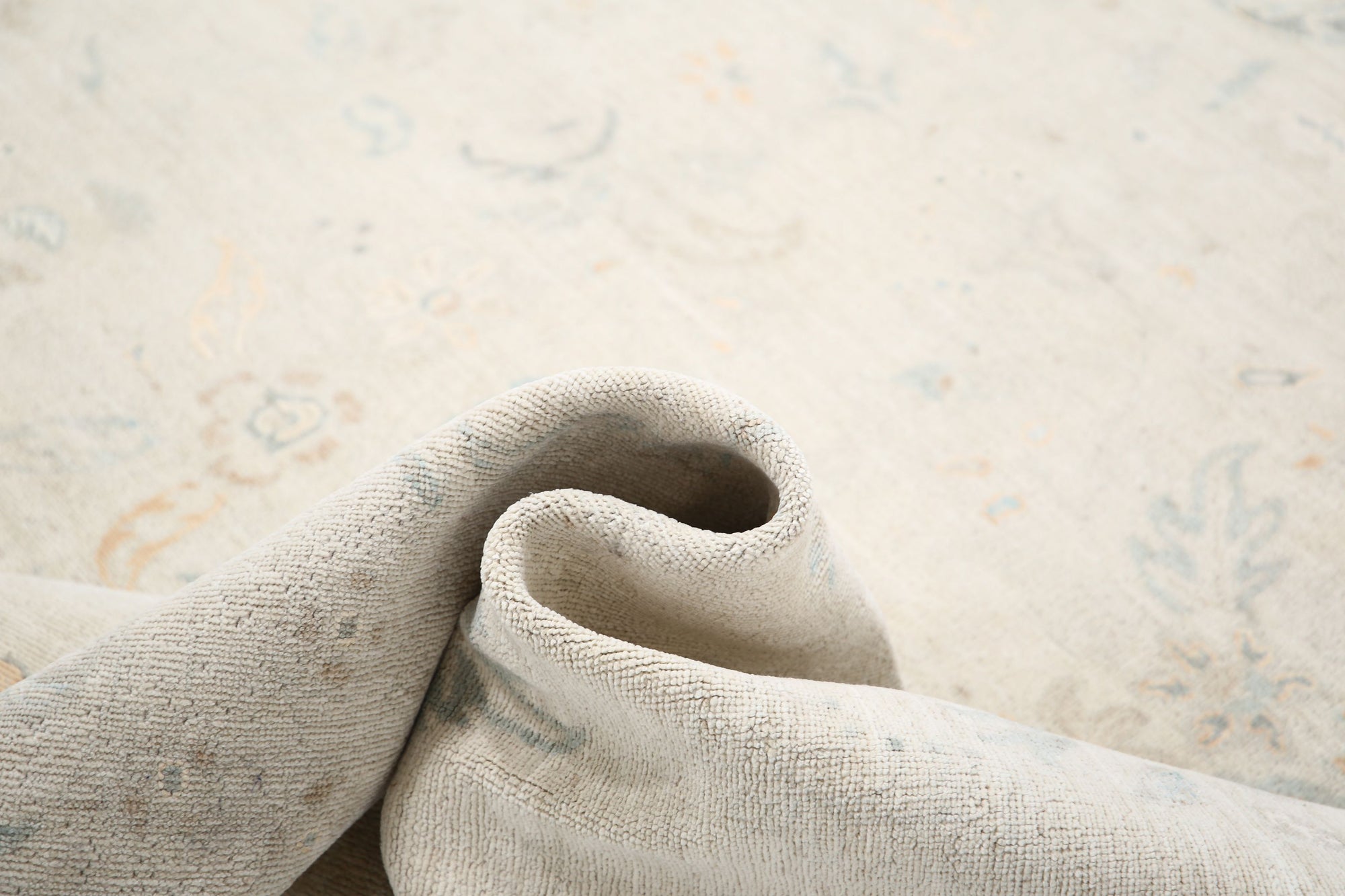 Serenity-hand-knotted-tabriz-wool-silk-rug-5024516-7.jpg