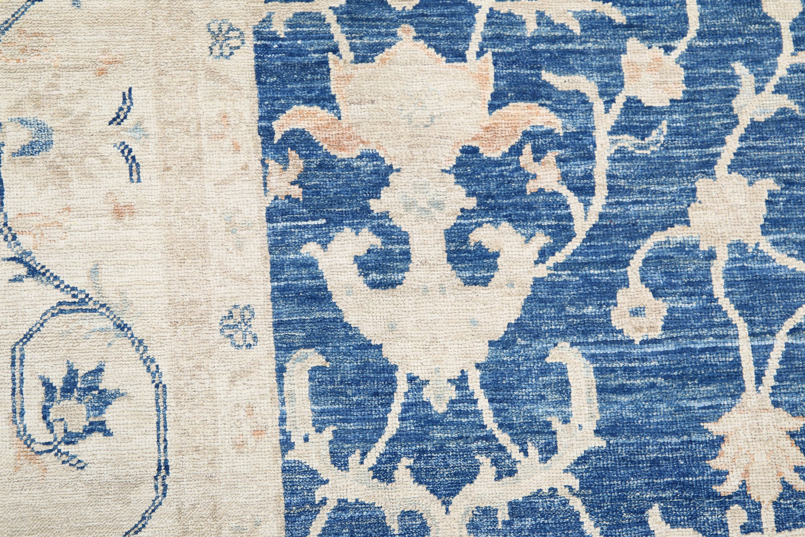 Hand Knotted Ziegler Farhan Wool Rug - 5'5'' x 7'7''