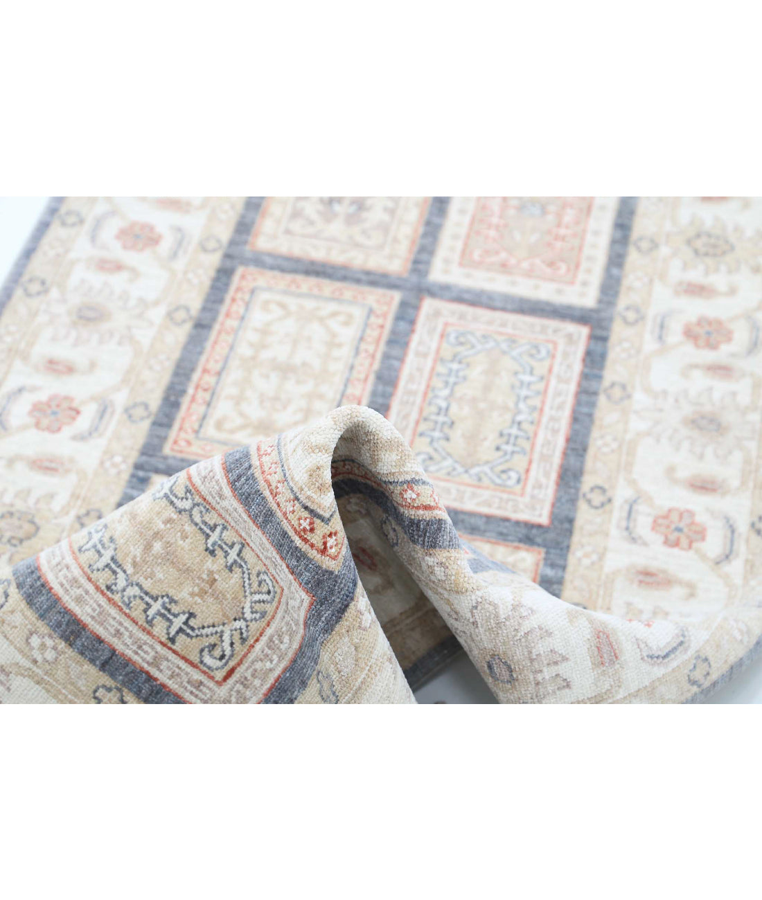 Hand Knotted Bakhtiari Wool Rug - 2'7'' x 8'1'' 2'7'' x 8'1'' (78 X 243) / Grey / Ivory