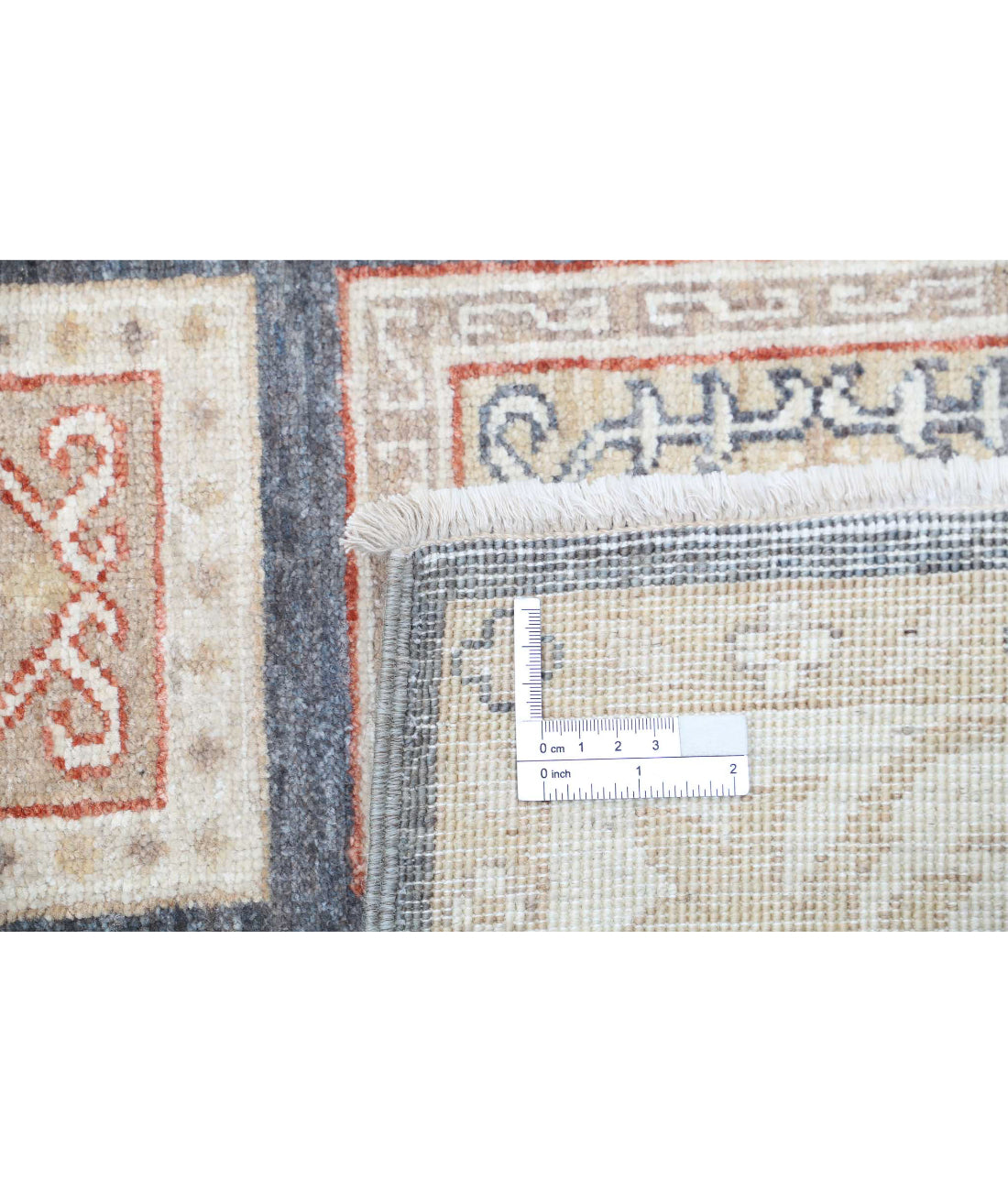 Hand Knotted Bakhtiari Wool Rug - 2'7'' x 8'1''