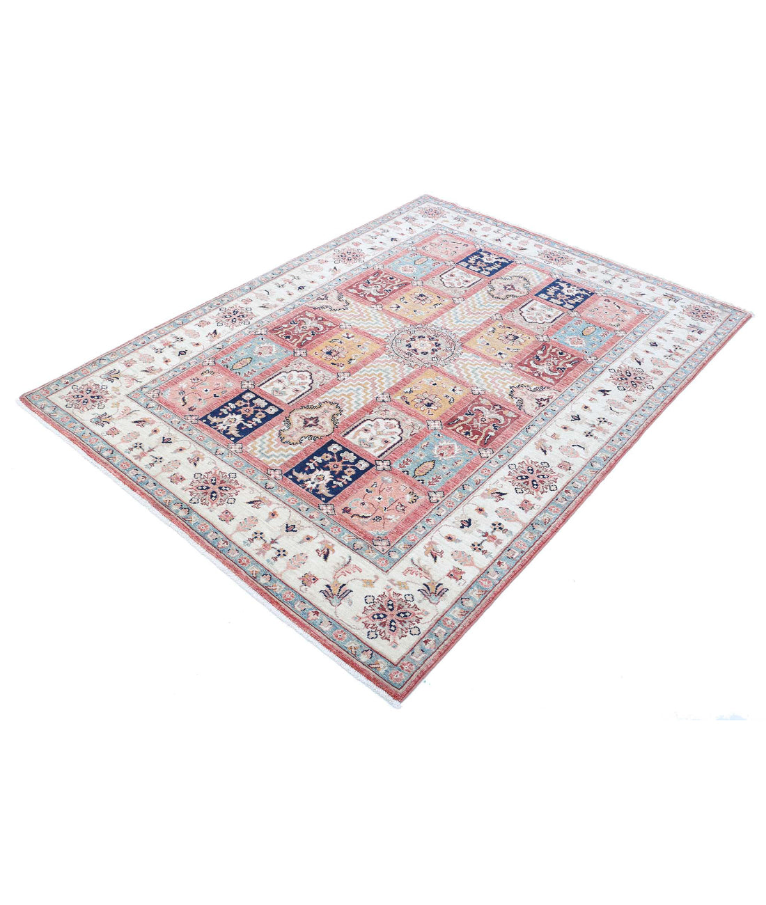Hand Knotted Bakhtiari Wool Rug - 4'9'' x 6'5'' 4'9'' x 6'5'' (143 X 193) / Peach / Ivory
