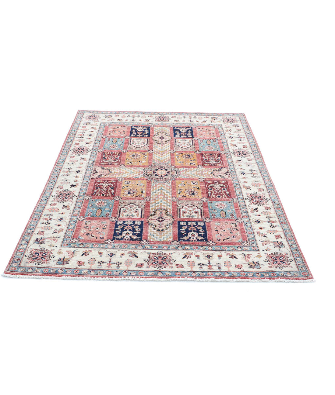 Hand Knotted Bakhtiari Wool Rug - 4'9'' x 6'5'' 4'9'' x 6'5'' (143 X 193) / Peach / Ivory