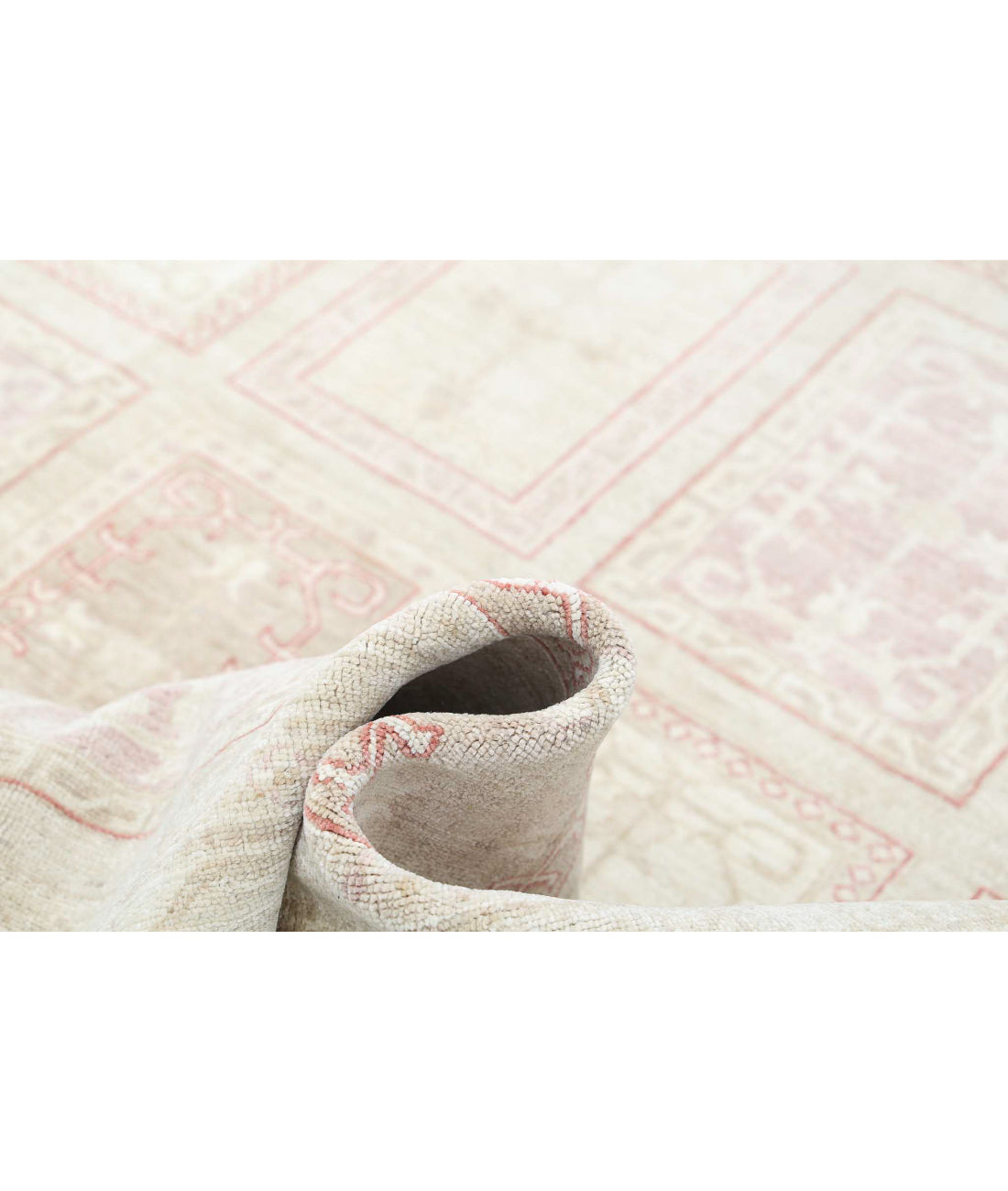 Hand Knotted Bakhtiari Wool Rug - 6'4'' x 9'3'' 6'4'' x 9'3'' (190 X 278) / Taupe / Ivory