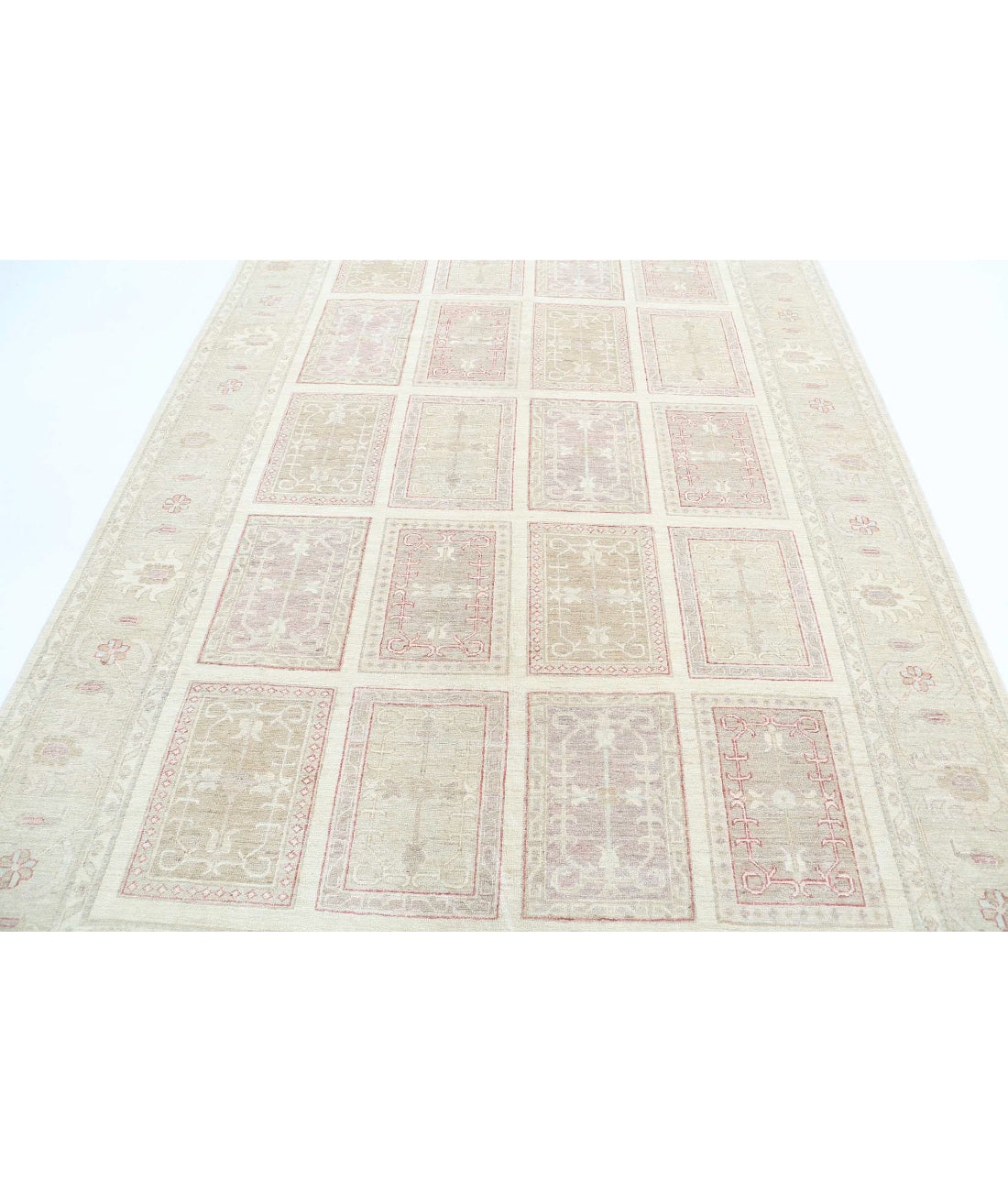 Hand Knotted Bakhtiari Wool Rug - 6'7'' x 9'8'' 6'7'' x 9'8'' (198 X 290) / Ivory / Taupe