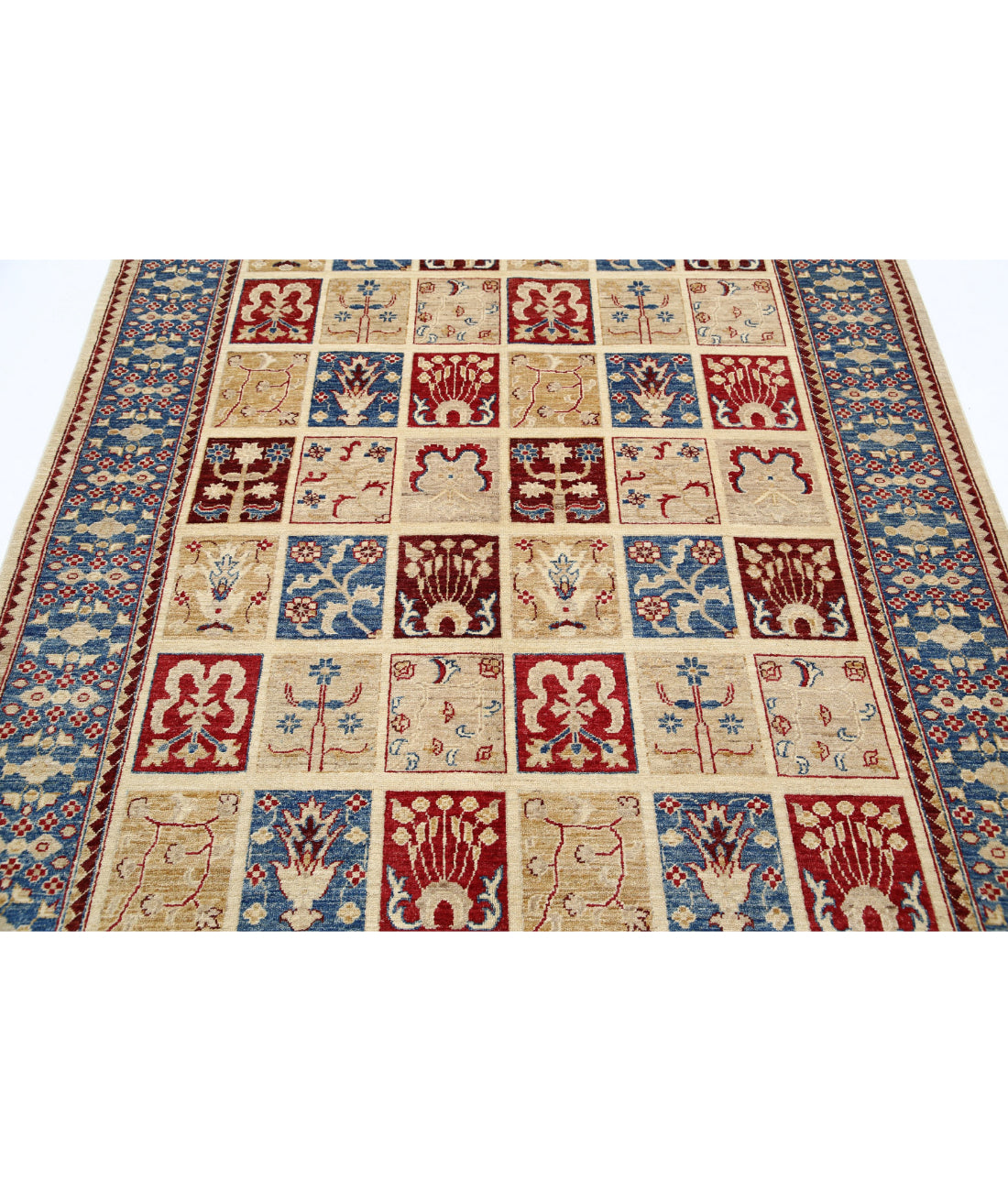 Hand Knotted Bakhtiari Wool Rug - 5'7'' x 7'8'' 5'7'' x 7'8'' (168 X 230) / Multi / Ivory