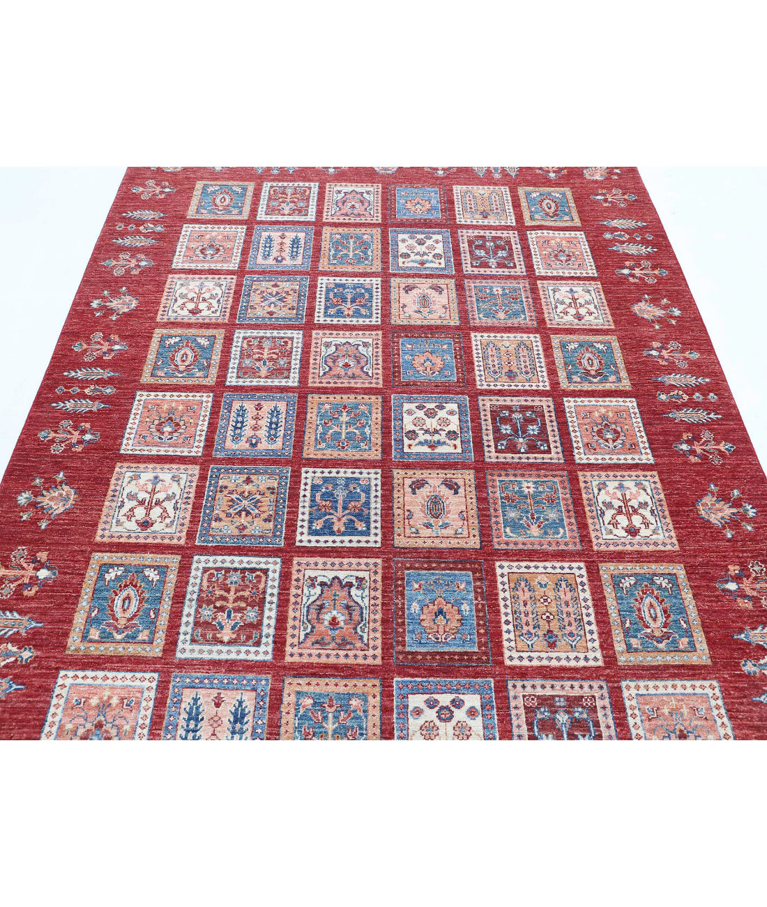 Hand Knotted Bakhtiari Wool Rug - 5'6'' x 7'6'' 5'6'' x 7'6'' (165 X 225) / Red / Red
