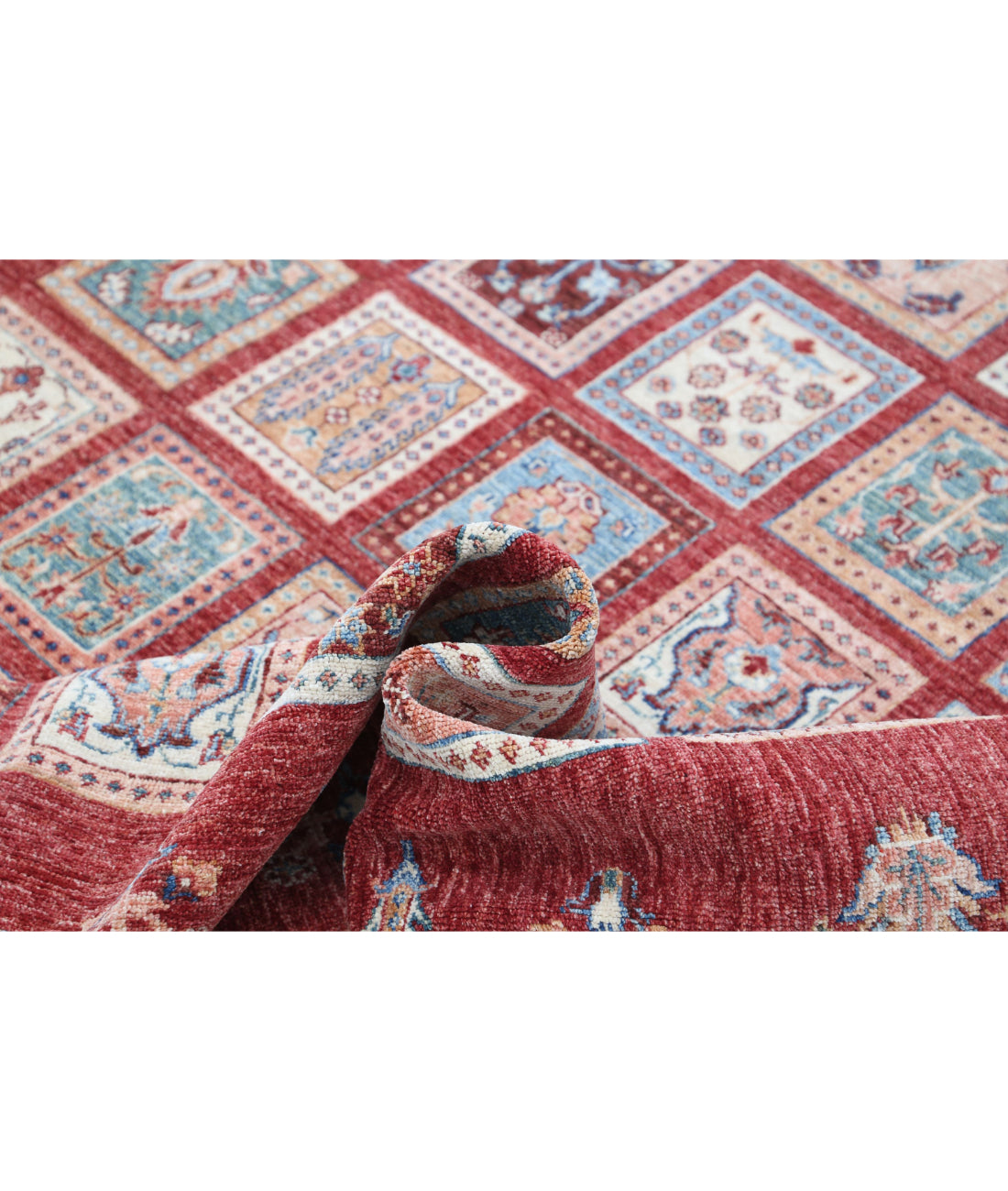 Hand Knotted Bakhtiari Wool Rug - 5'7'' x 7'8'' 5'7'' x 7'8'' (168 X 230) / Red / Red