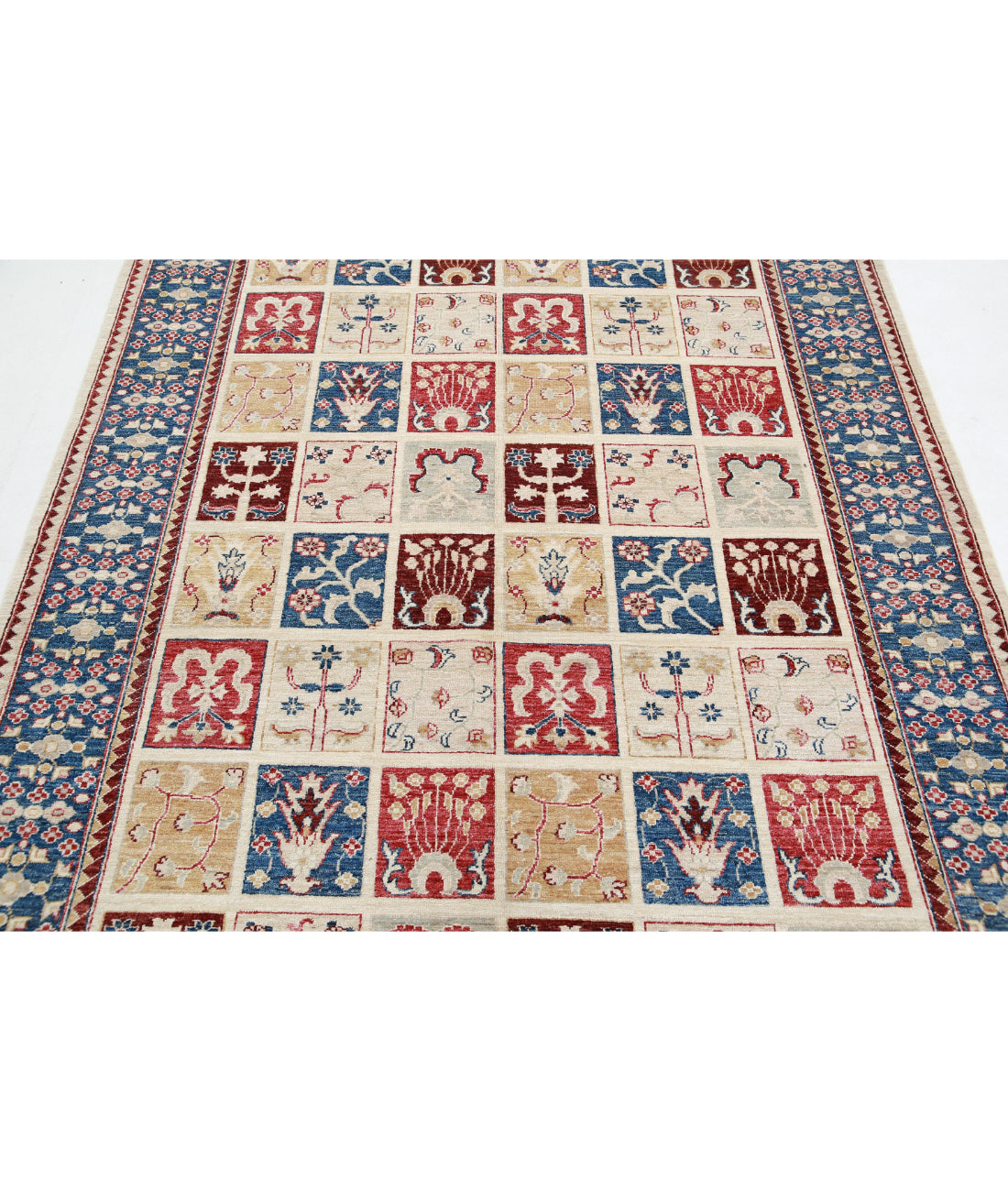 Hand Knotted Bakhtiari Wool Rug - 5'7'' x 7'6'' 5'7'' x 7'6'' (168 X 225) / Multi / Grey