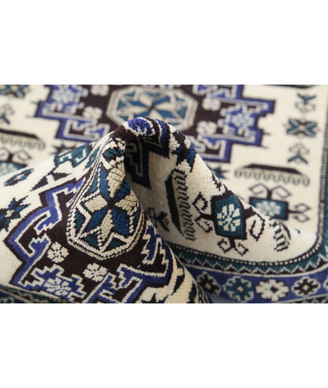 Hand Knotted Persian Kazak Wool Rug - 2'5'' x 3'4'' 2'5'' x 3'4'' (73 X 100) / Ivory / Blue