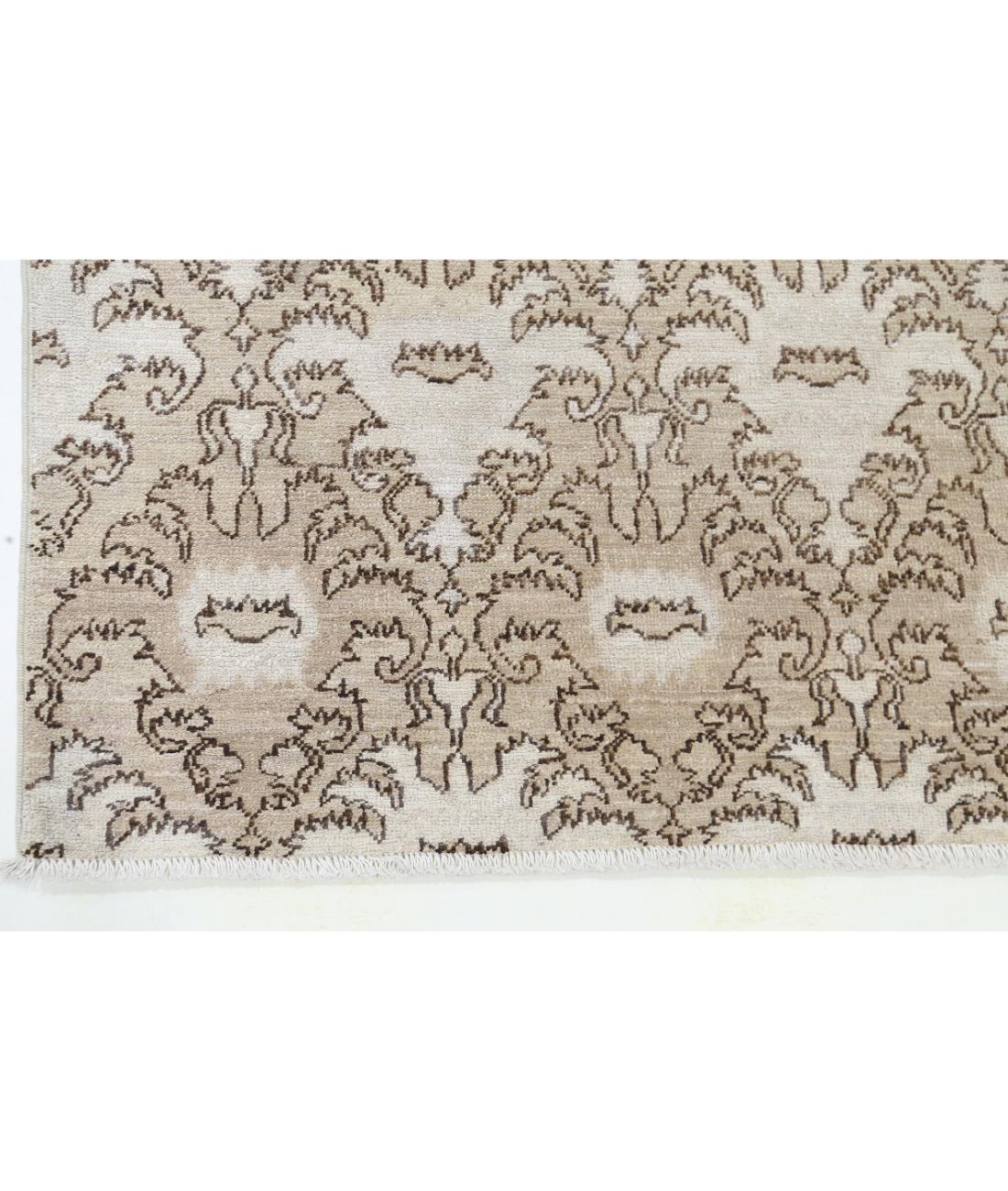 Hand Knotted Artemix Wool Rug - 4'4'' x 5'4'' 4' 4" X 5' 4" (132 X 163) / Ivory / Taupe