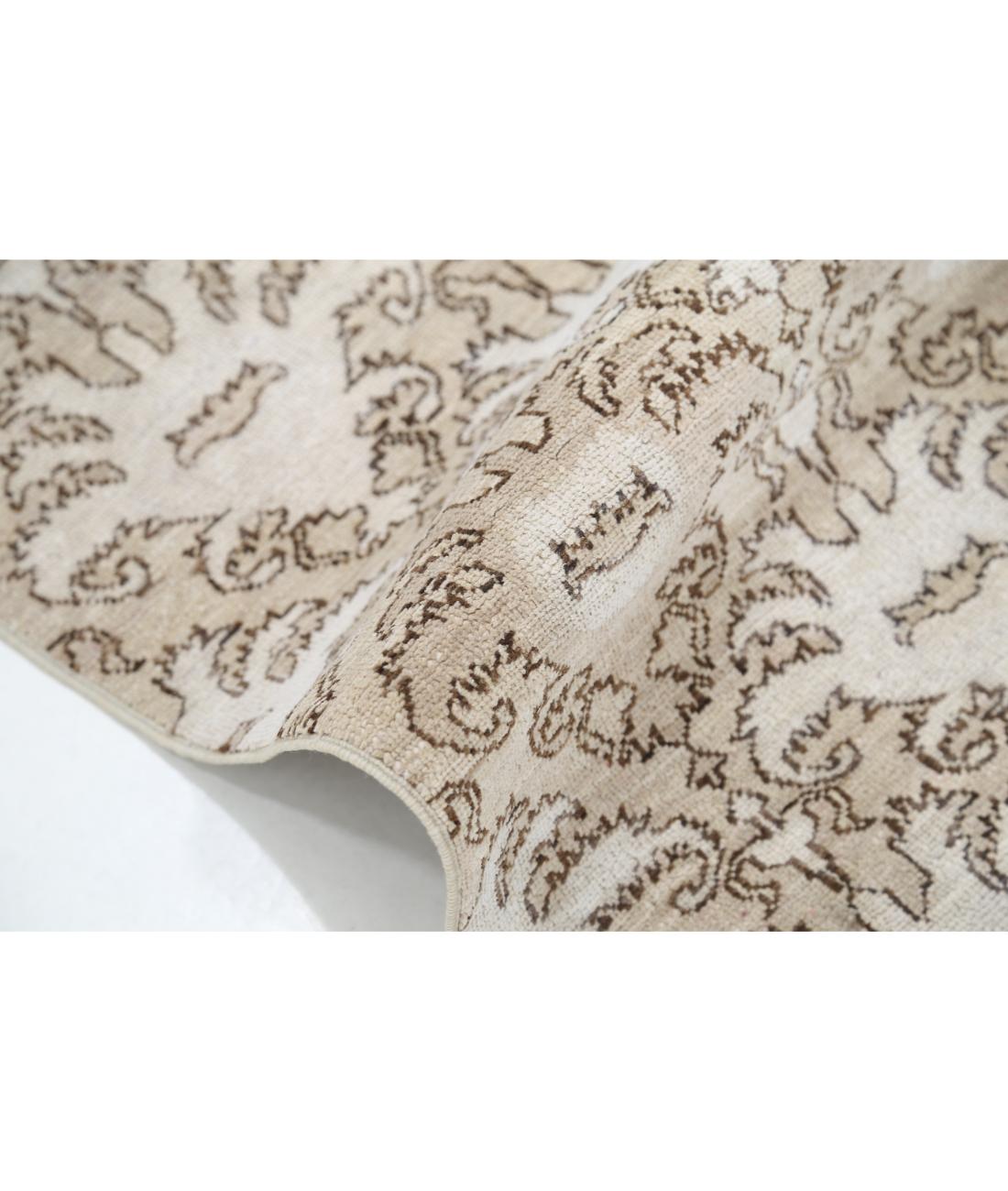 Hand Knotted Artemix Wool Rug - 4'4'' x 5'4'' 4' 4" X 5' 4" (132 X 163) / Ivory / Taupe