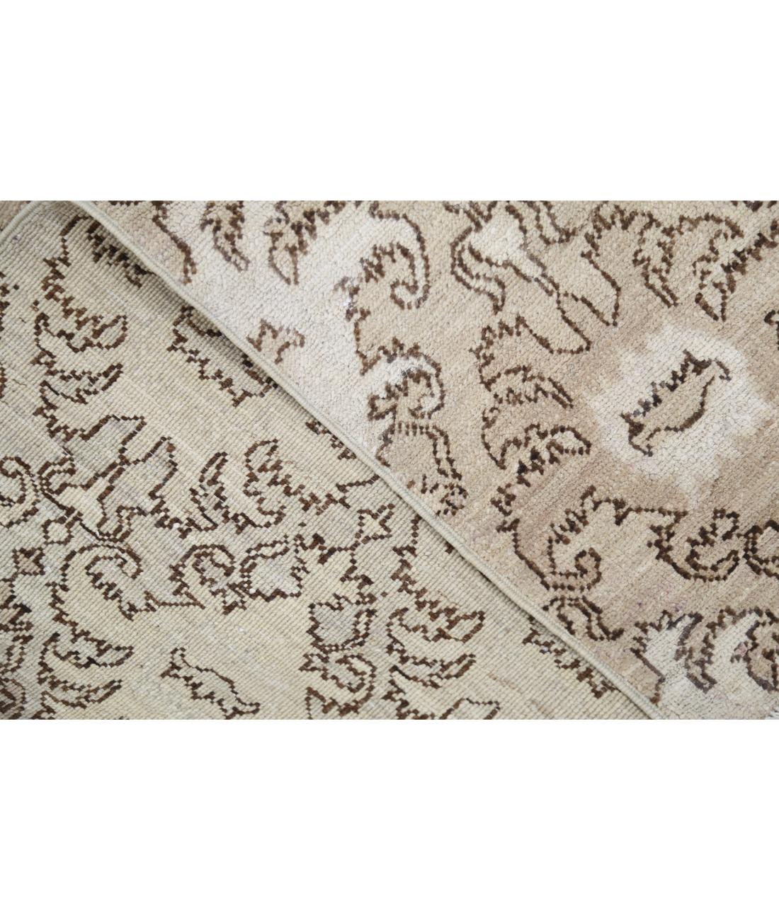 Hand Knotted Artemix Wool Rug - 4'4'' x 5'4'' 4' 4" X 5' 4" (132 X 163) / Ivory / Taupe