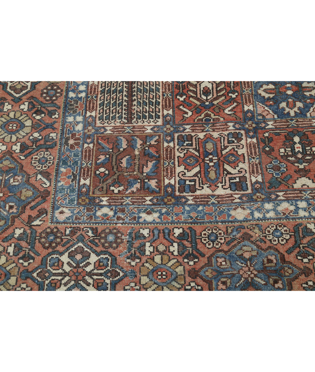 Hand Knotted Vintage Persian Bakhtiari Wool Rug - 10'7'' x 13'1'' 10'7'' x 13'1'' (318 X 393) / Multi / Rust