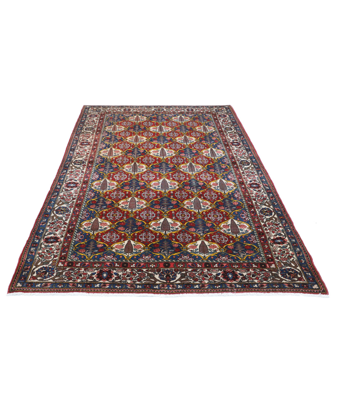 Hand Knotted Antique Persian Bakhtiari Wool Rug - 5'1'' x 8'3'' 5'1'' x 8'3'' (153 X 248) / Red / Ivory
