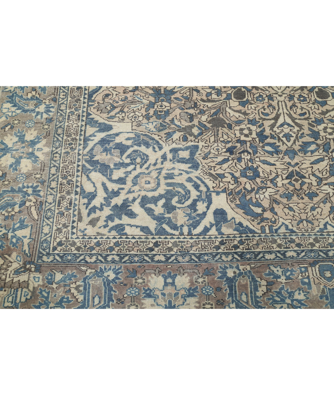 Hand Knotted Vintage Persian Bakhtiari Wool Rug - 9'7'' x 12'4'' 9'7'' x 12'4'' (288 X 370) / Ivory / Taupe