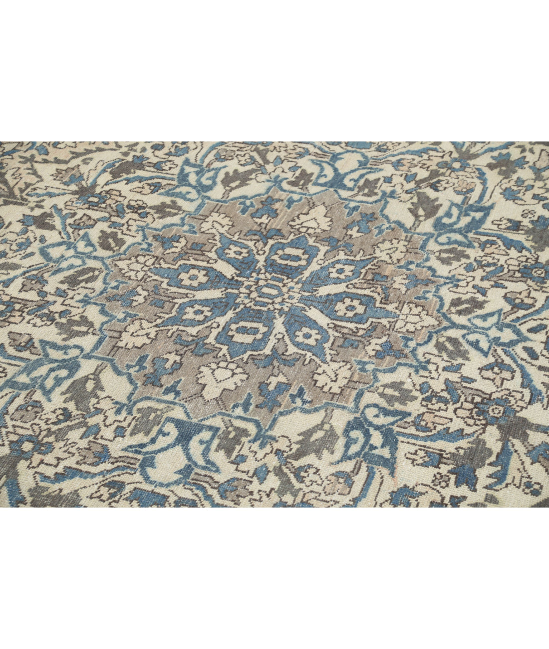Hand Knotted Vintage Persian Bakhtiari Wool Rug - 9'7'' x 12'4'' 9'7'' x 12'4'' (288 X 370) / Ivory / Taupe