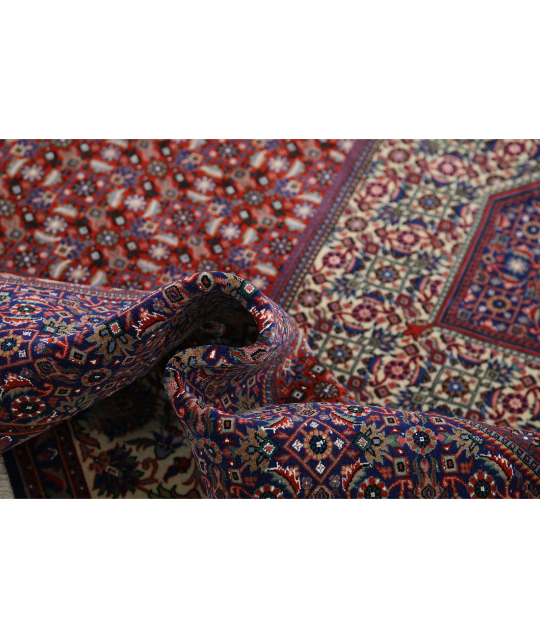 Hand Knotted Persian Bijar Wool Rug - 6'8'' x 9'11'' 6'8'' x 9'11'' (200 X 298) / Red / Ivory