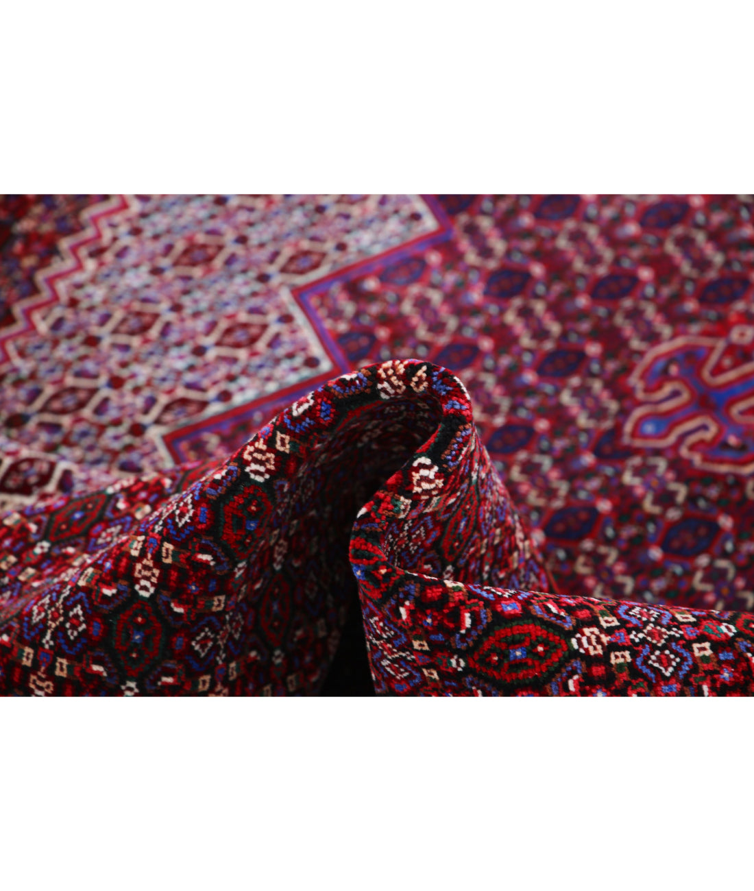 Hand Knotted Persian Bijar Wool Rug - 6'8'' x 10'11'' 6'8'' x 10'11'' (200 X 328) / Blue / Red