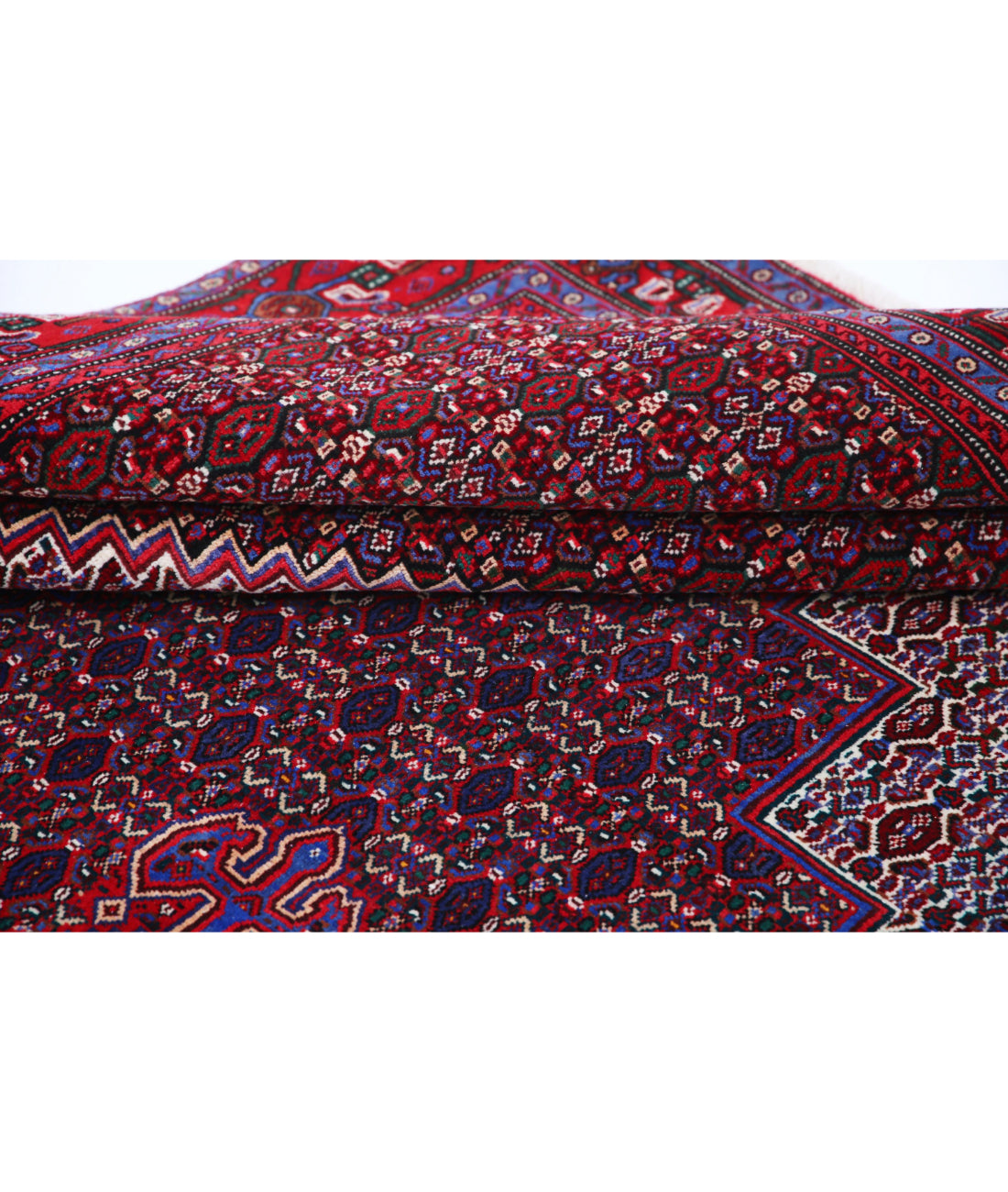 Hand Knotted Persian Bijar Wool Rug - 6'8'' x 10'11'' 6'8'' x 10'11'' (200 X 328) / Blue / Red