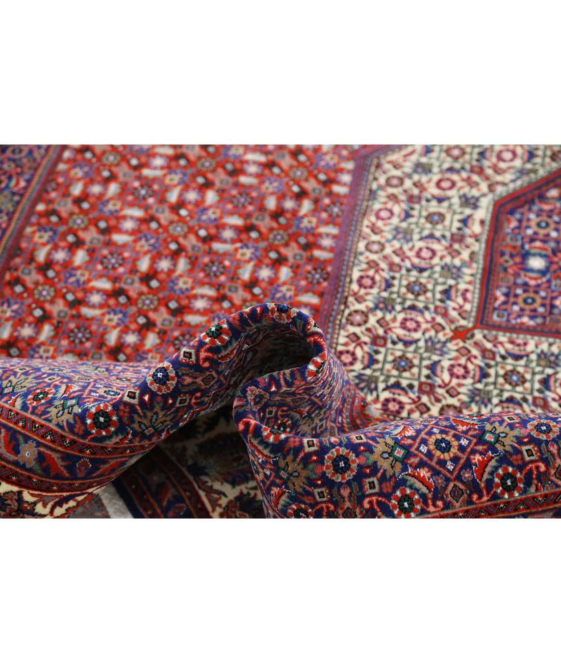 Hand Knotted Persian Bijar Wool & Silk Rug - 6'7'' x 9'10'' 6'7'' x 9'10'' (198 X 295) / Red / Ivory