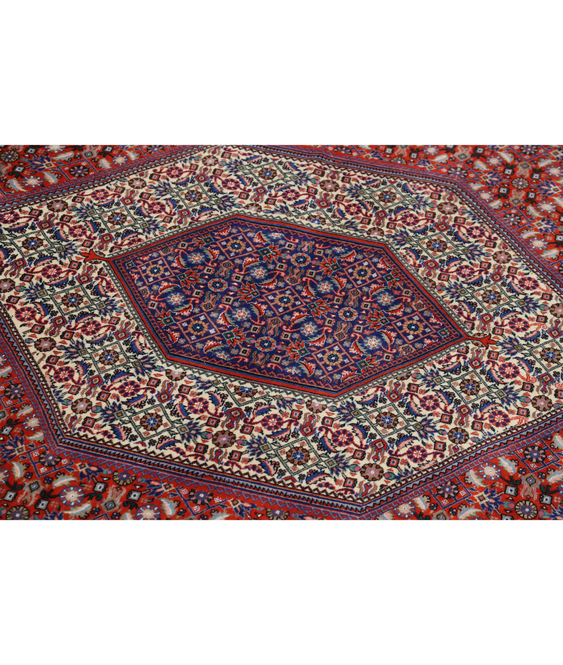 Hand Knotted Persian Bijar Wool & Silk Rug - 6'7'' x 9'9'' 6'7'' x 9'9'' (198 X 293) / Red / Ivory