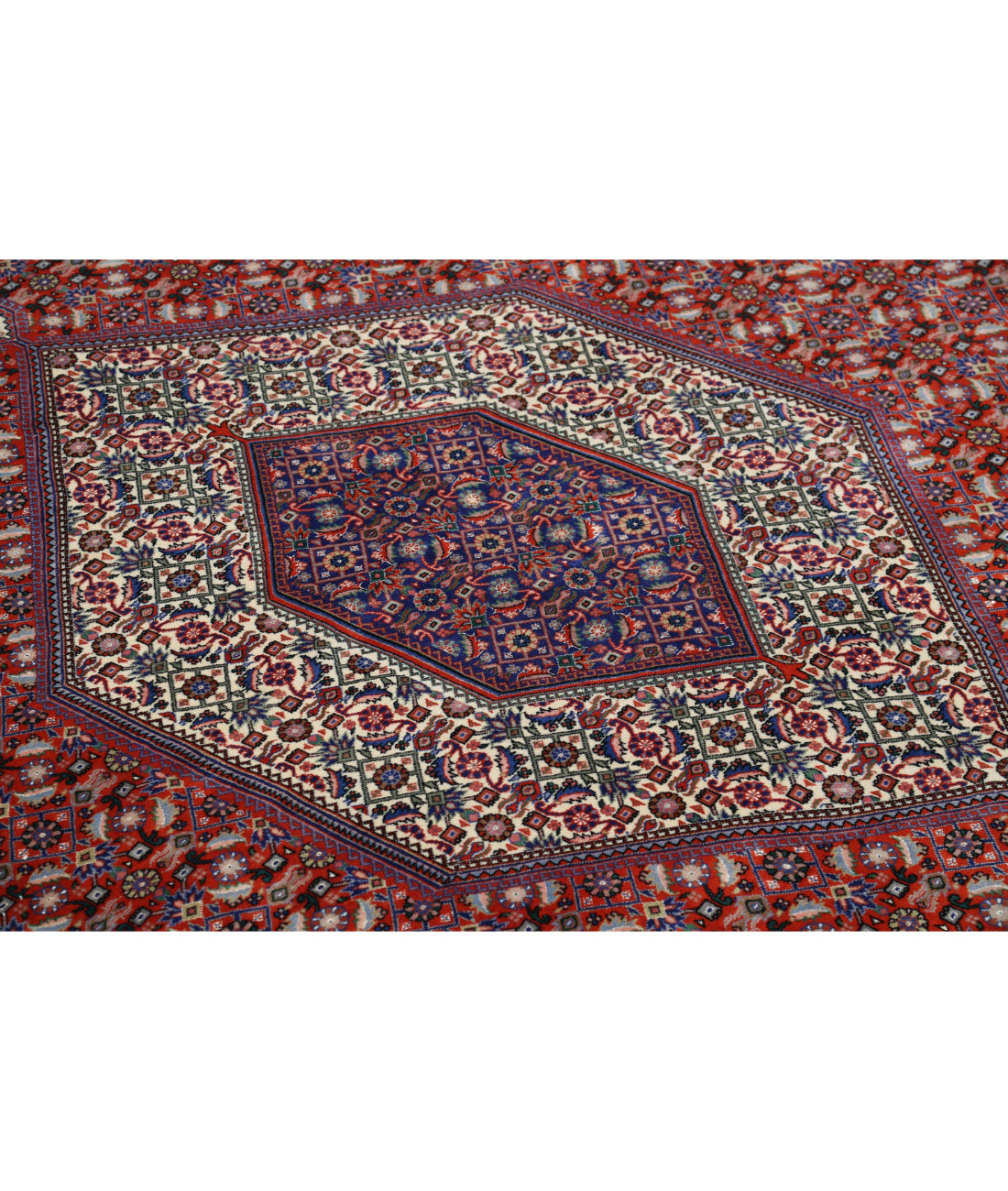 Hand Knotted Persian Bijar Wool & Silk Rug - 6'7'' x 9'9'' 6'7'' x 9'9'' (198 X 293) / Red / Ivory
