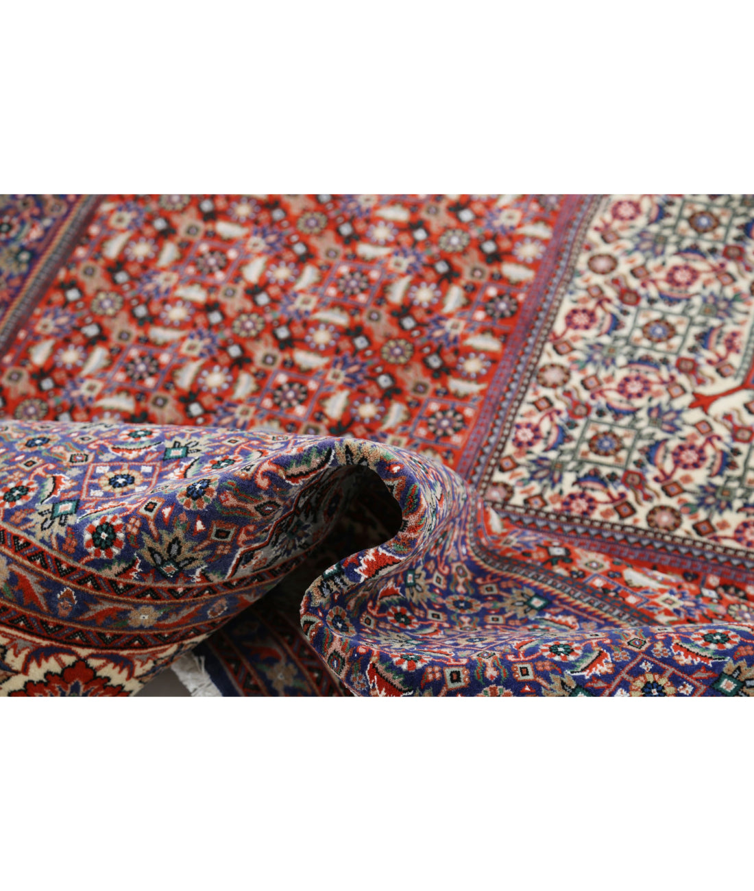 Hand Knotted Persian Bijar Wool & Silk Rug - 6'7'' x 9'9'' 6'7'' x 9'9'' (198 X 293) / Red / Ivory