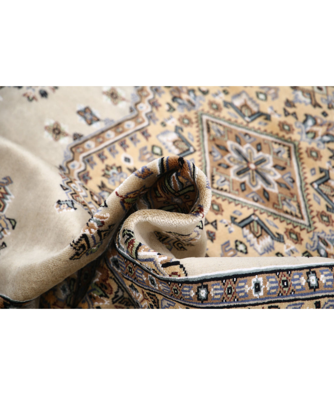 Hand Knotted Tribal Jaldar Fine Wool & Silk Rug - 4'6'' x 6'4'' 4'6'' x 6'4'' (135 X 190) / Ivory / Gold