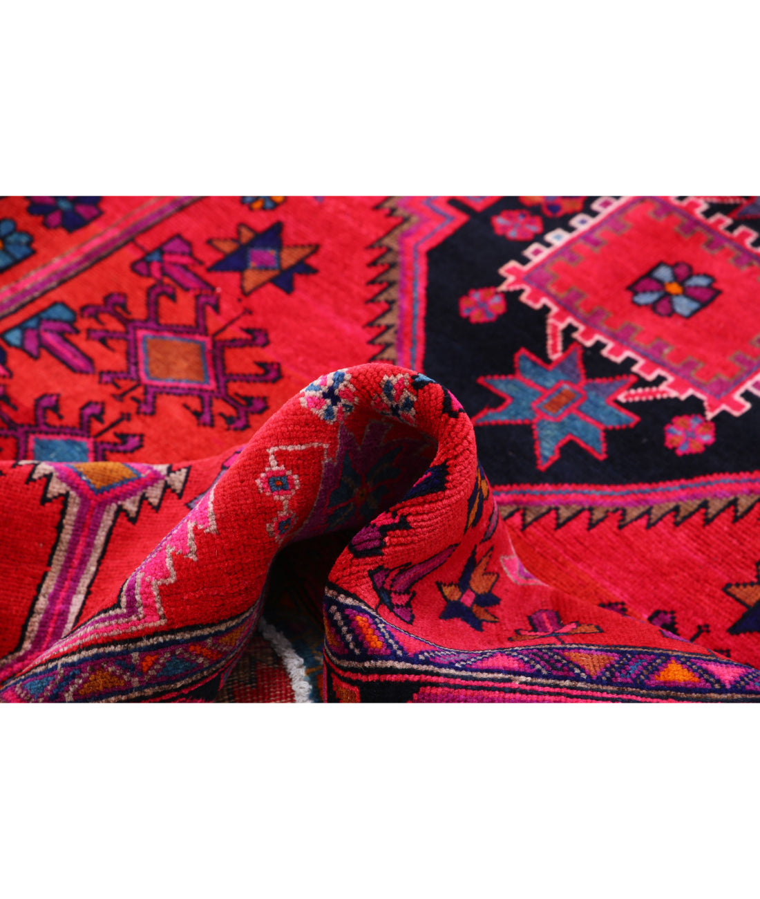 Hand Knotted Persian Hamadan Wool Rug - 4'10'' x 8'9'' 4'10'' x 8'9'' (145 X 263) / Red / Pink
