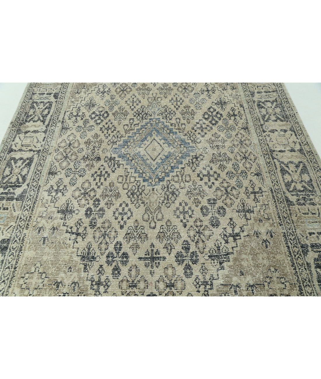 Hand Knotted Vintage Persian Hamadan Wool Rug - 6'10'' x 9'8'' 6'10'' x 9'8'' (205 X 290) / Beige / Grey