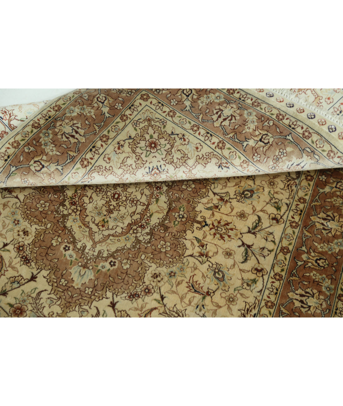 Hand Knotted Masterpiece Hereke Fine Silk Rug - 2'7'' x 4'0'' 2'7'' x 4'0'' (78 X 120) / Ivory / Taupe