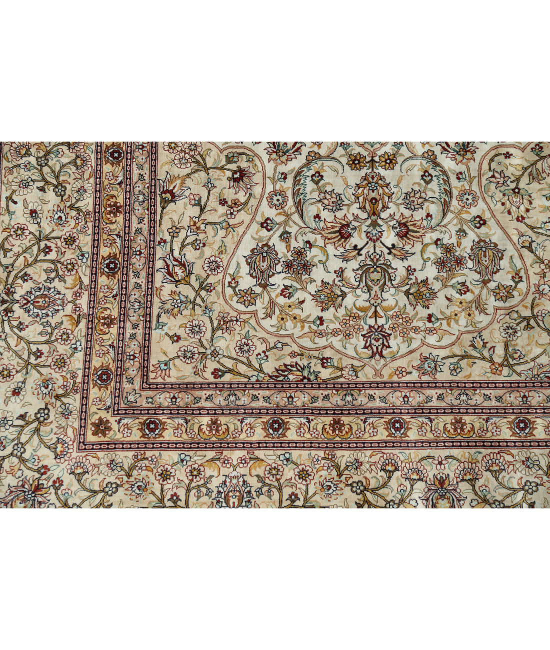 Hand Knotted Masterpiece Hereke Fine Silk Rug - 6'0'' x 9'0'' 6'0'' x 9'0'' (180 X 270) / Ivory / Red