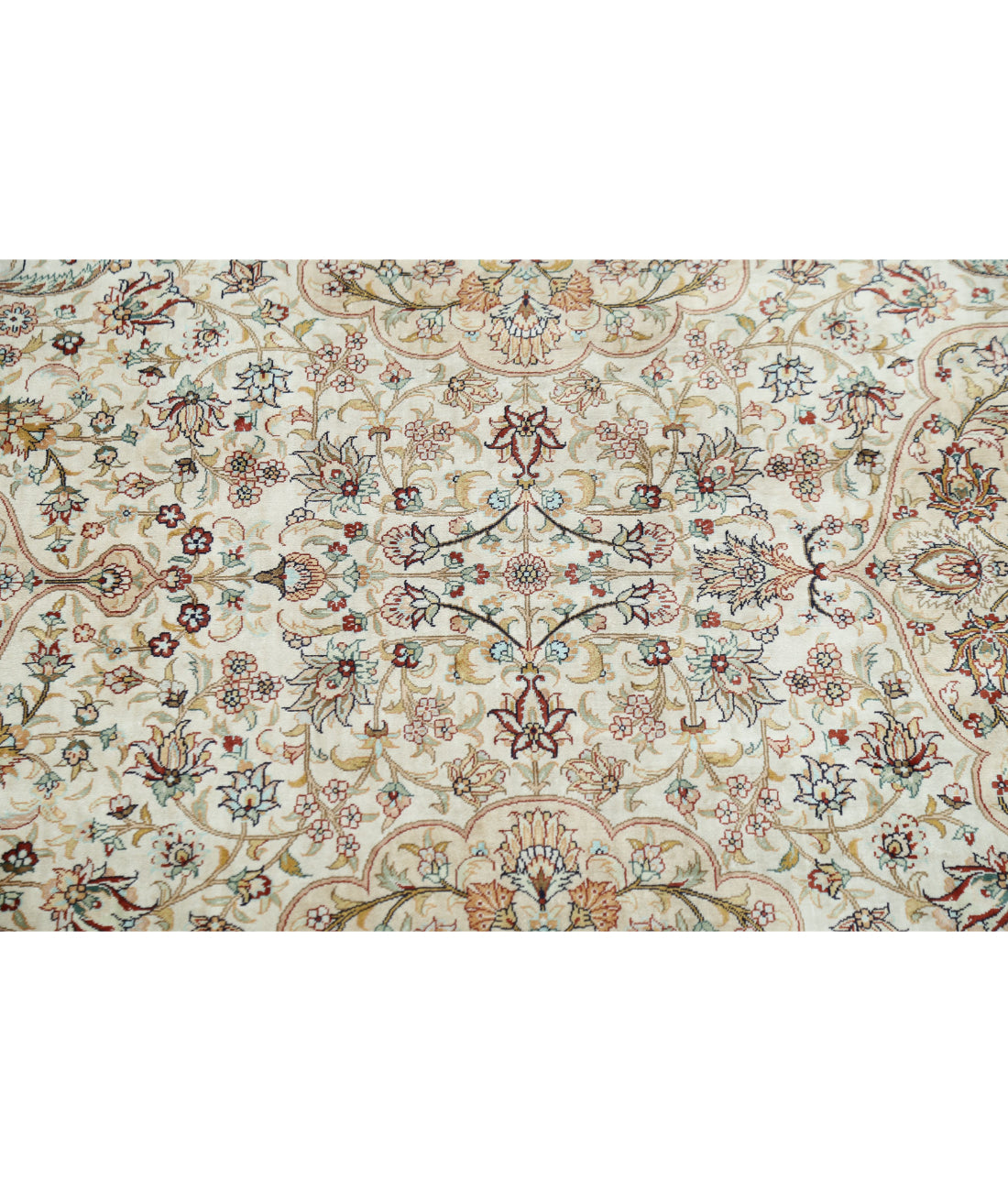Hand Knotted Masterpiece Hereke Fine Silk Rug - 6'0'' x 9'0'' 6'0'' x 9'0'' (180 X 270) / Ivory / Red