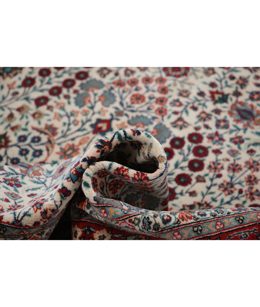 Hand Knotted Hereke Wool Rug - 7'1'' x 9'9'' 7'1'' x 9'9'' (213 X 293) / Ivory / Red