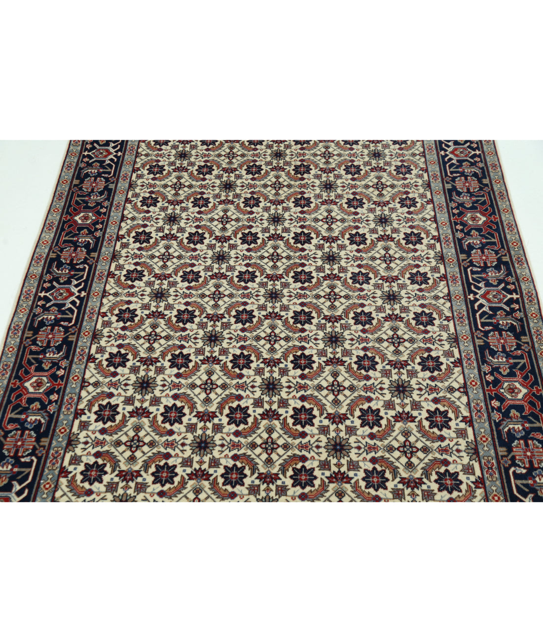 Hand Knotted Heritage Fine Persian Style Wool Rug - 4'0'' x 5'10'' 4' 0" X 5' 10" (122 X 178) / Ivory / Blue