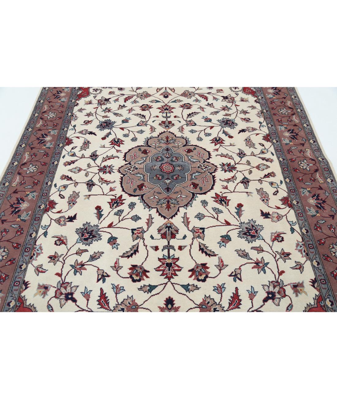 Hand Knotted Heritage Persian Style Wool Rug - 6'0'' x 9'0'' 6' 0" X 9' 0" (183 X 274) / Ivory / Taupe