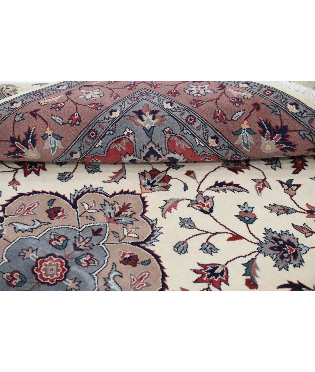 Hand Knotted Heritage Persian Style Wool Rug - 6'0'' x 9'0'' 6' 0" X 9' 0" (183 X 274) / Ivory / Taupe