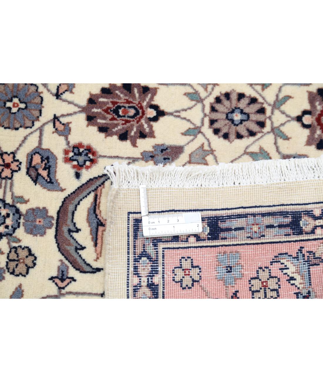 Hand Knotted Heritage Persian Style Wool Rug - 4'1'' x 6'1'' 4' 1" X 6' 1" (124 X 185) / Ivory / Pink