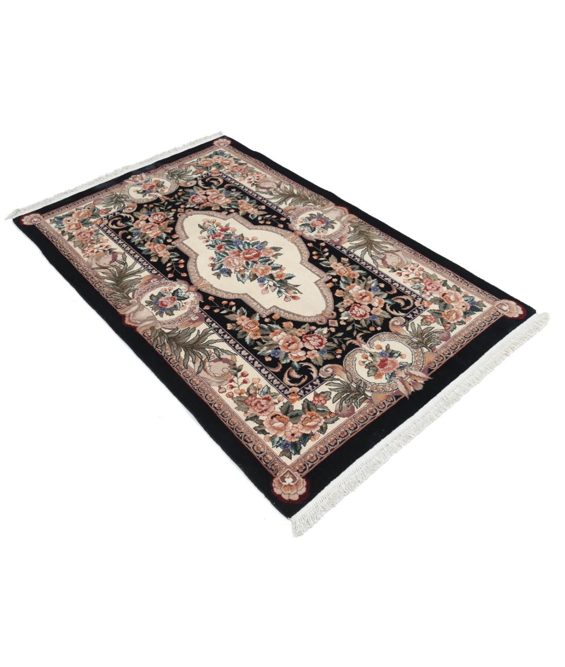 Hand Knotted Heritage Persian Style Wool Rug - 3'10'' x 5'10'' 3' 10" X 5' 10" (117 X 178) / Ivory / Black
