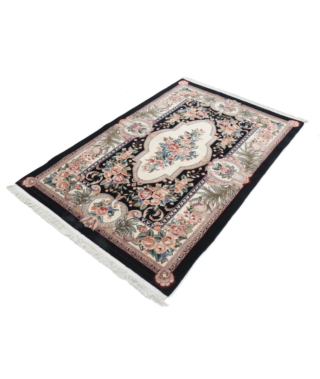 Hand Knotted Heritage Persian Style Wool Rug - 3'10'' x 5'10'' 3' 10" X 5' 10" (117 X 178) / Ivory / Black