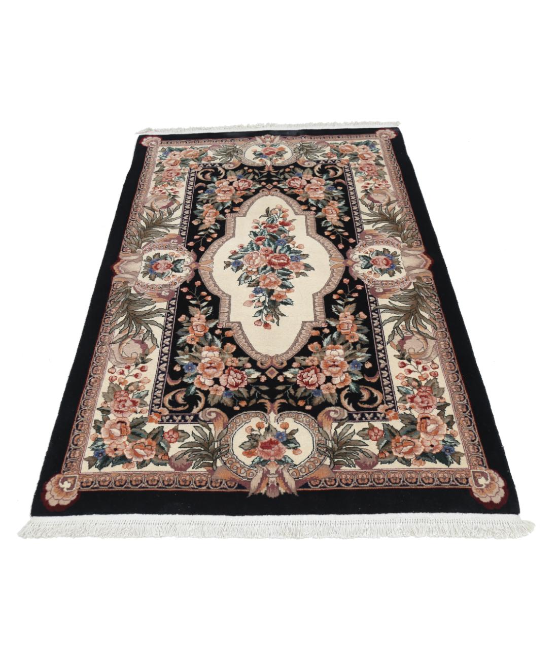 Hand Knotted Heritage Persian Style Wool Rug - 3'10'' x 5'10'' 3' 10" X 5' 10" (117 X 178) / Ivory / Black