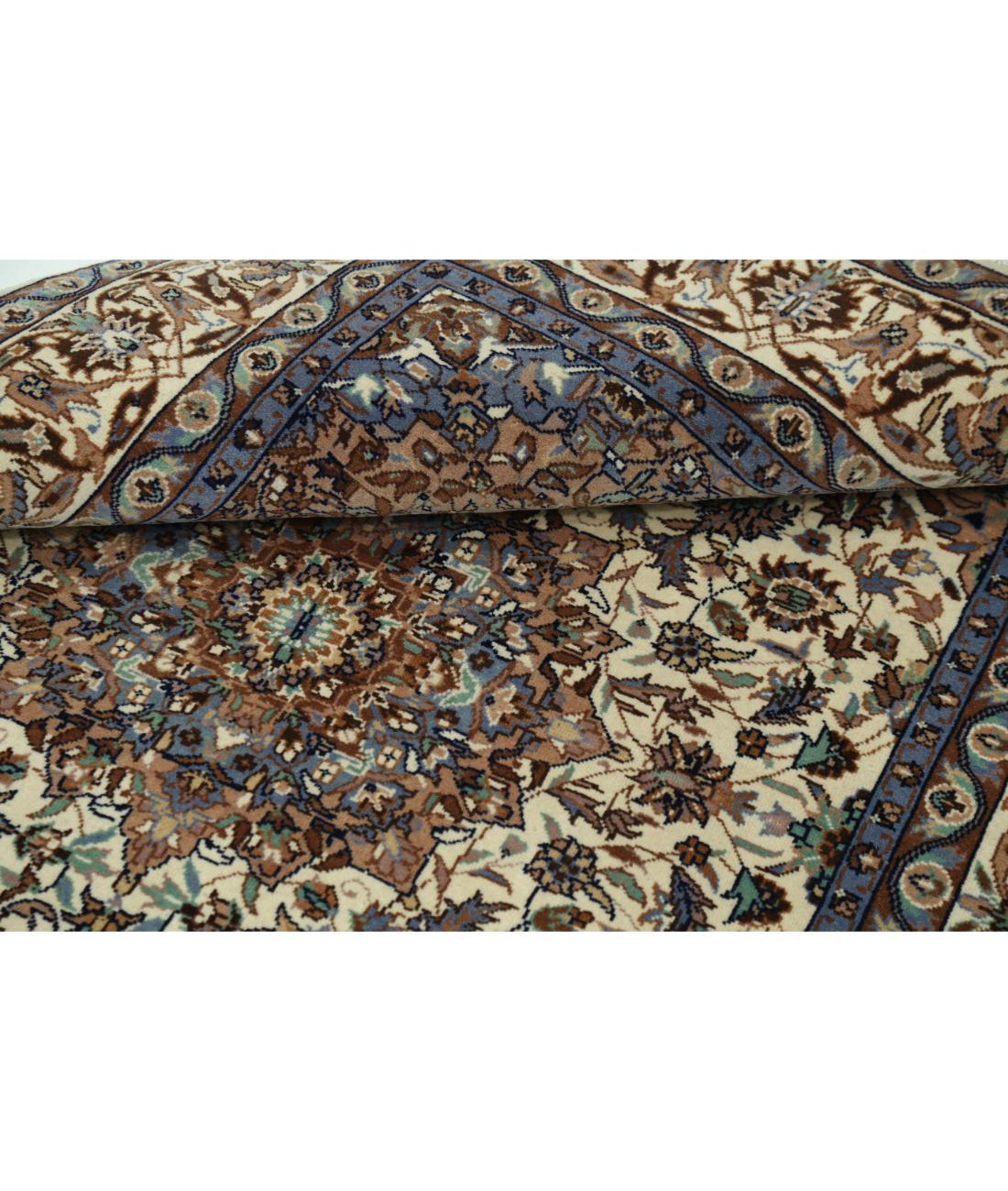 Hand Knotted Heritage Persian Style Wool Rug - 4'0'' x 5'11'' 4' 0" X 5' 11" (122 X 180) / Ivory / Taupe