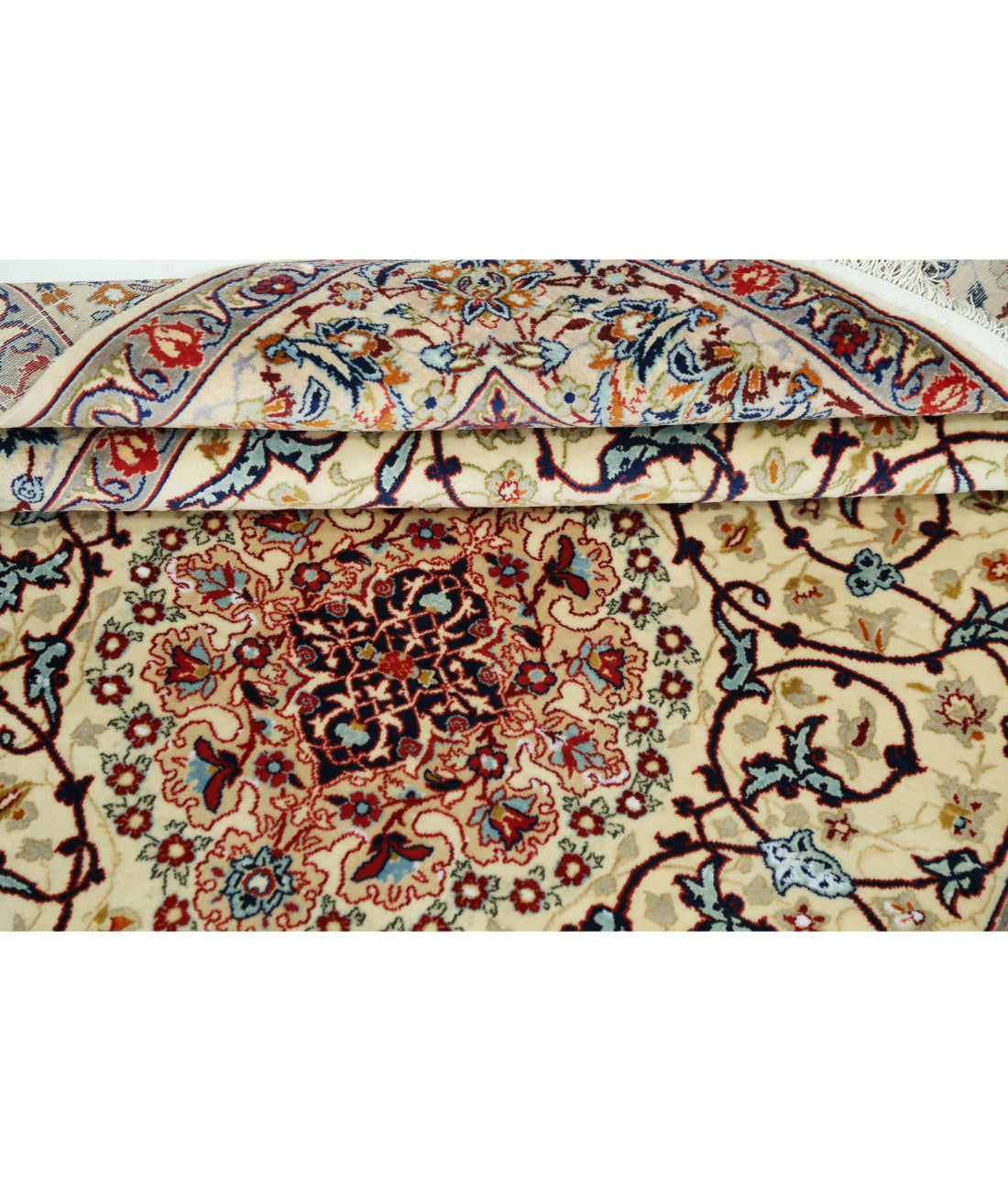 Hand Knotted Masterpiece Persian Isfahan Wool & Silk Rug - 3'7'' x 5'3'' 3'7'' x 5'3'' (108 X 158) / Ivory / Taupe