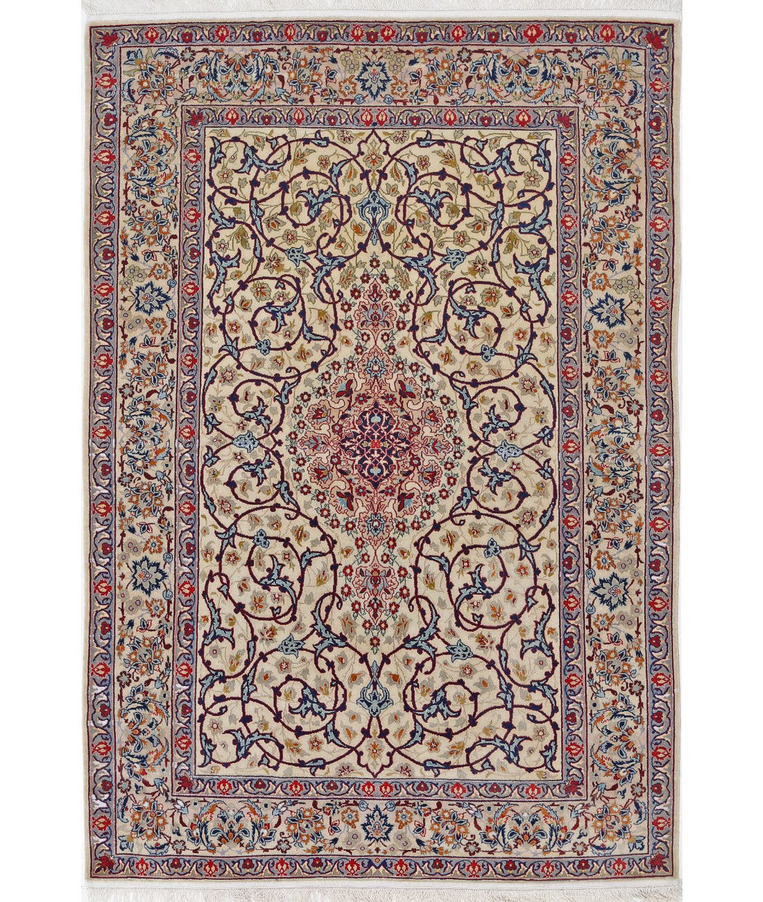 Hand Knotted Masterpiece Persian Isfahan Wool &amp; Silk Rug - 3&#39;7&#39;&#39; x 5&#39;3&#39;&#39; 3&#39;7&#39;&#39; x 5&#39;3&#39;&#39; (108 X 158) / Ivory / Taupe