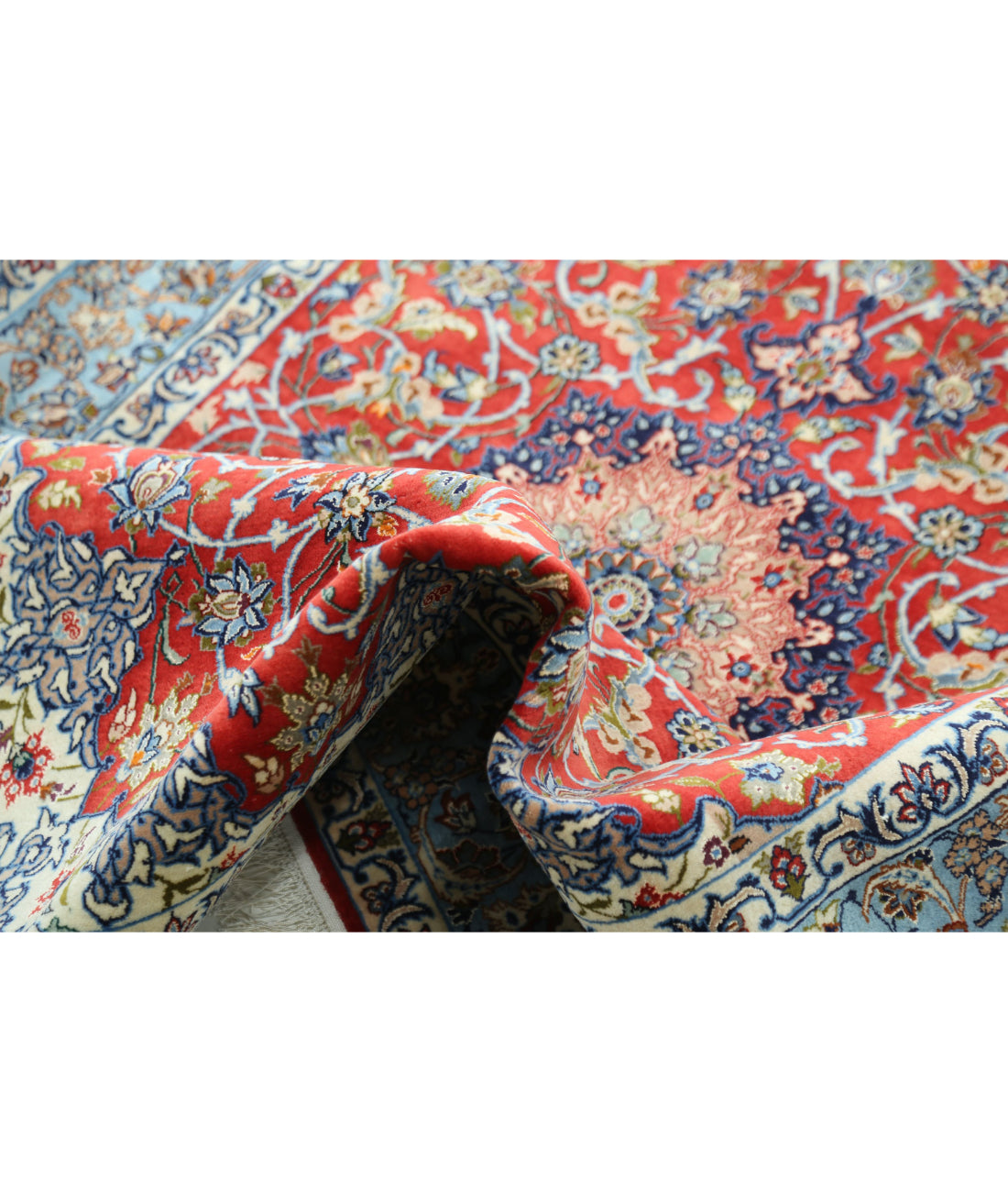 Hand Knotted Masterpiece Persian Isfahan Wool & Silk Rug - 3'6'' x 5'5'' 3'6'' x 5'5'' (105 X 163) / Red / Blue