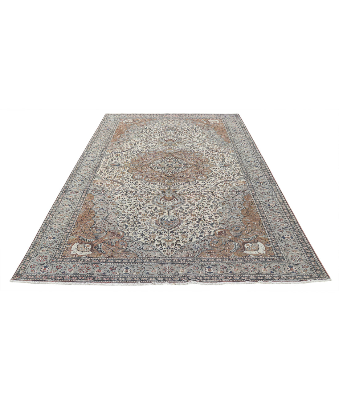 Hand Knotted Vintage Turkish Kayseri Wool Rug - 6'5'' x 9'7'' 6'5'' x 9'7'' (193 X 288) / Ivory / Grey