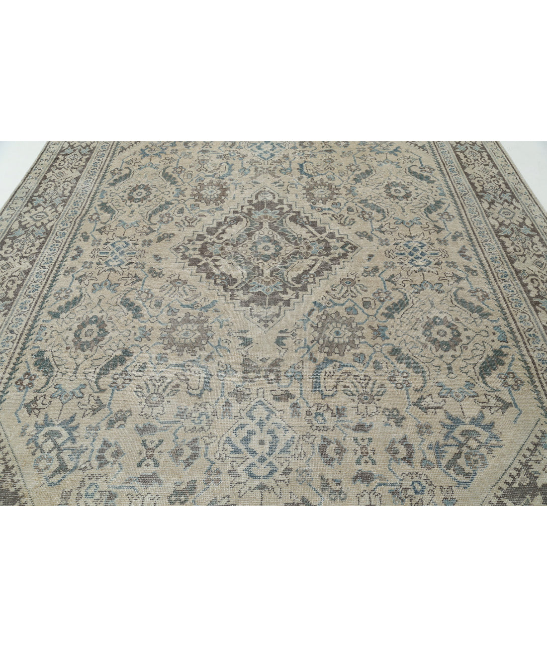 Hand Knotted Antique Persian Mahal Wool Rug - 8'8'' x 12'9'' 8'8'' x 12'9'' (260 X 383) / Ivory / Grey