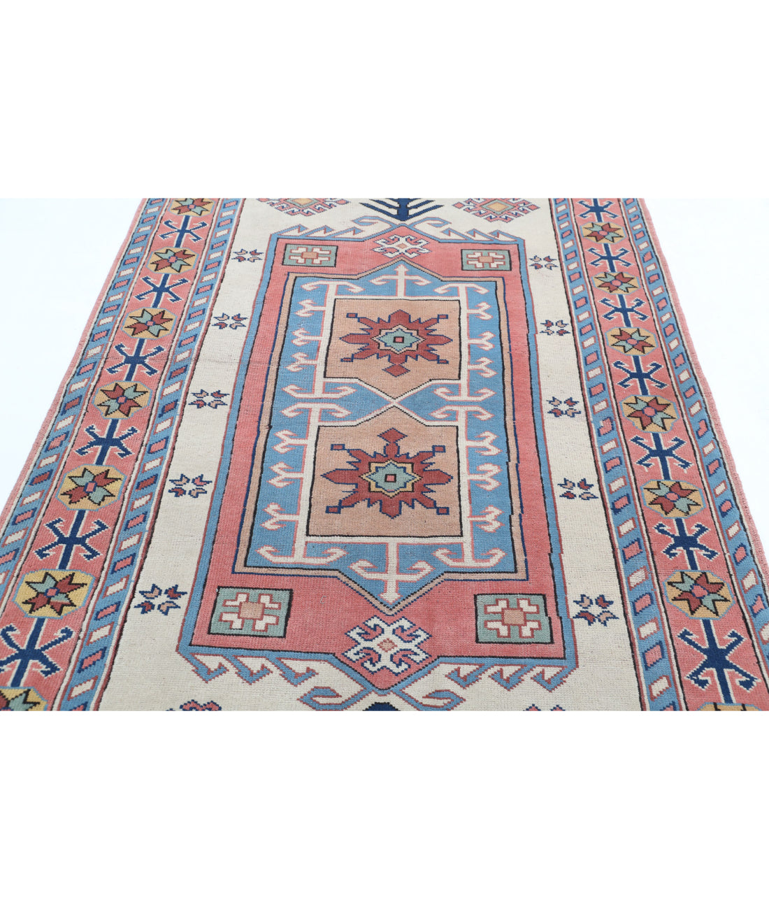 Hand Knotted Vintage Turkish Milas Wool Rug - 5'2'' x 7'11'' 5'2'' x 7'11'' (155 X 238) / Ivory / Peach