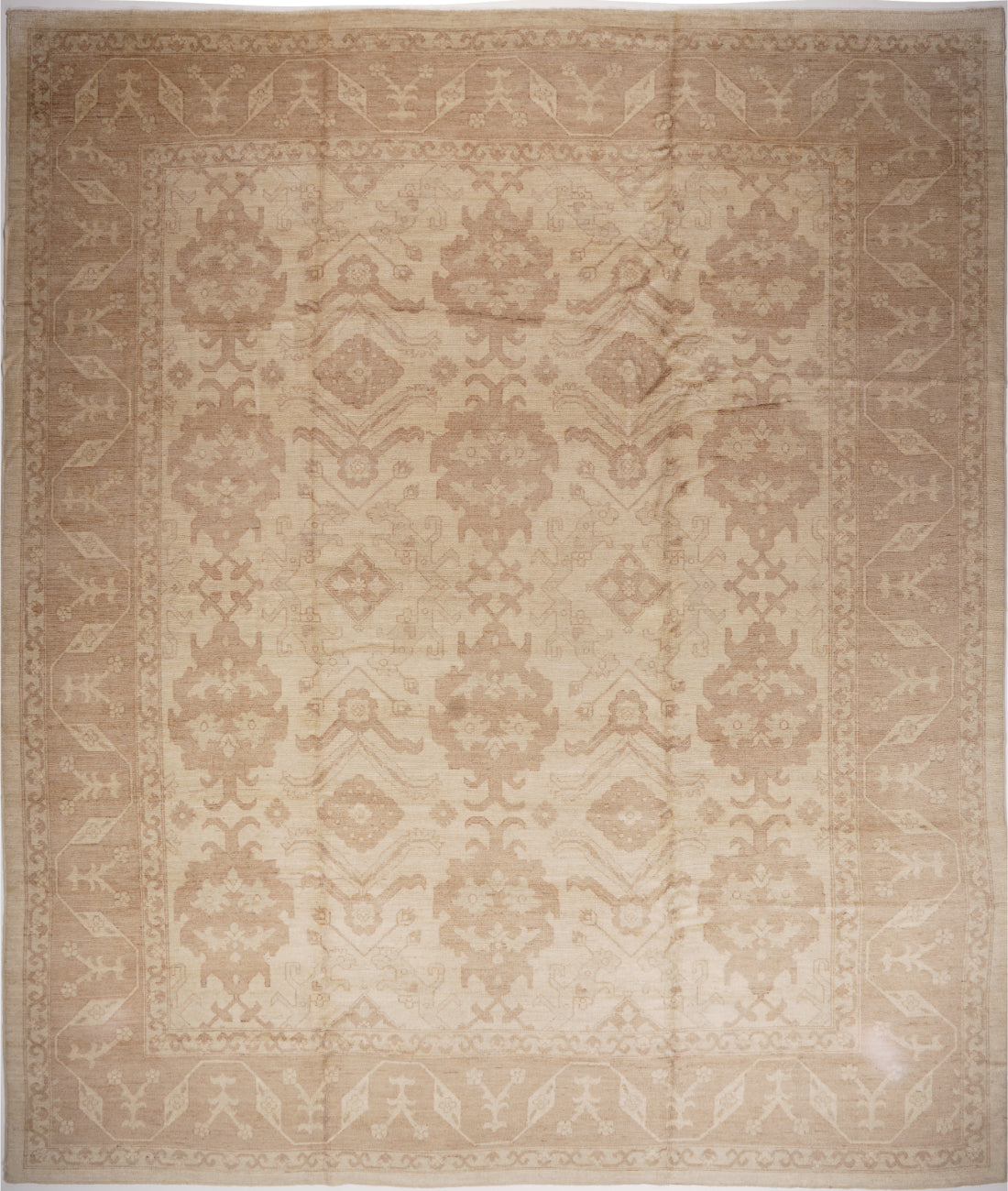 Hand Knotted Oushak Wool Rug - 12&#39;0&#39;&#39; x 14&#39;0&#39;&#39; 12&#39; 0&quot; X 14&#39; 0&quot; (366 X 427) / Ivory / Brown